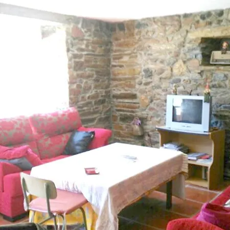 4 Bedrooms House With Furnished Garden At *