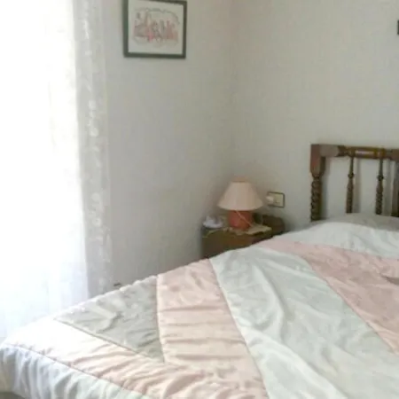 4 Bedrooms House With Furnished Garden At *